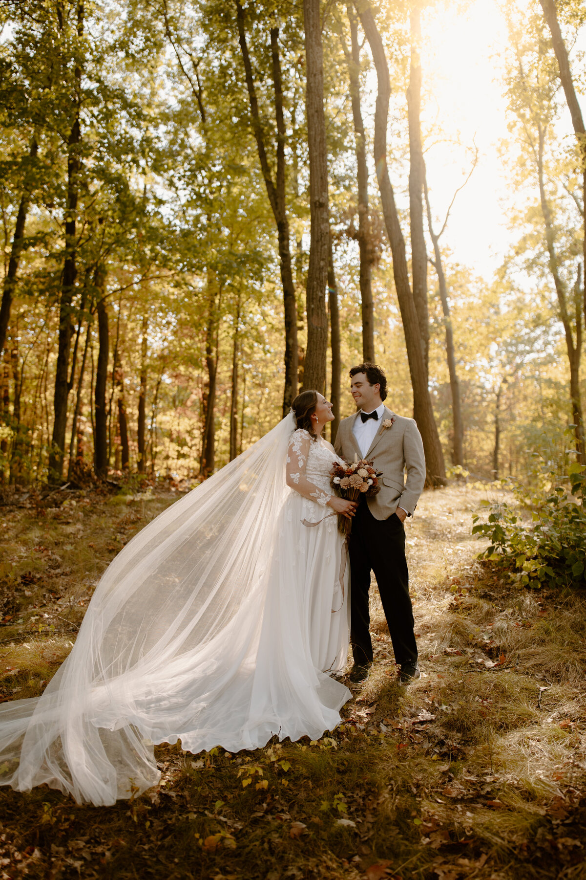 Dixons_Apple_Orchard_Cadott_Wisconsin_Skyler_and_Vhan)_Fall_Wedding
