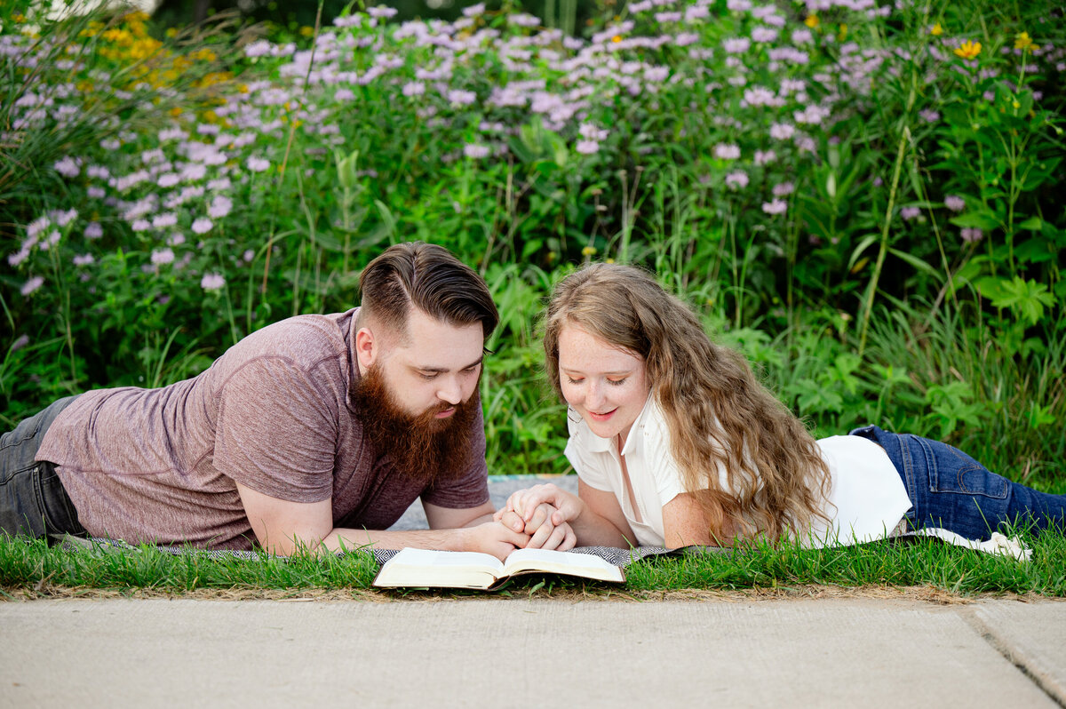 6635-Engagement Photography Nicole Hollenkamp St Cloud MN Central MN