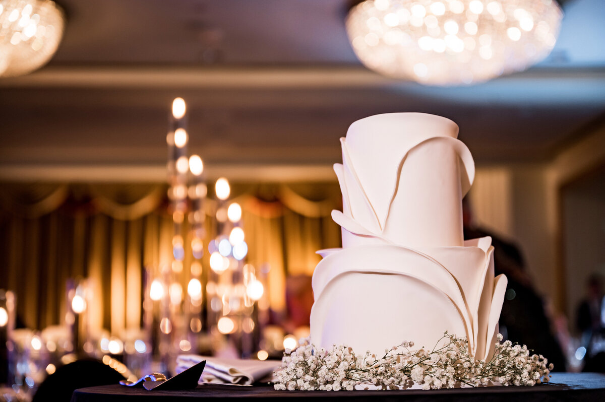 wedding cake white