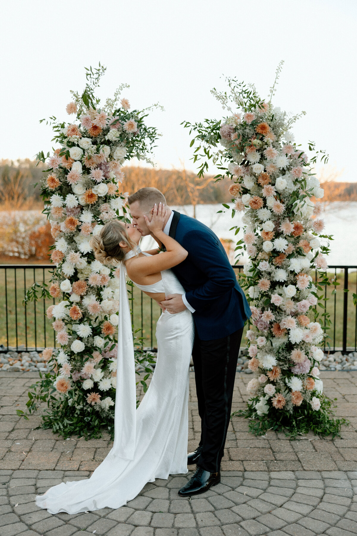 lake-house-inn-wedding-cara-marie-photography-sneaks -112