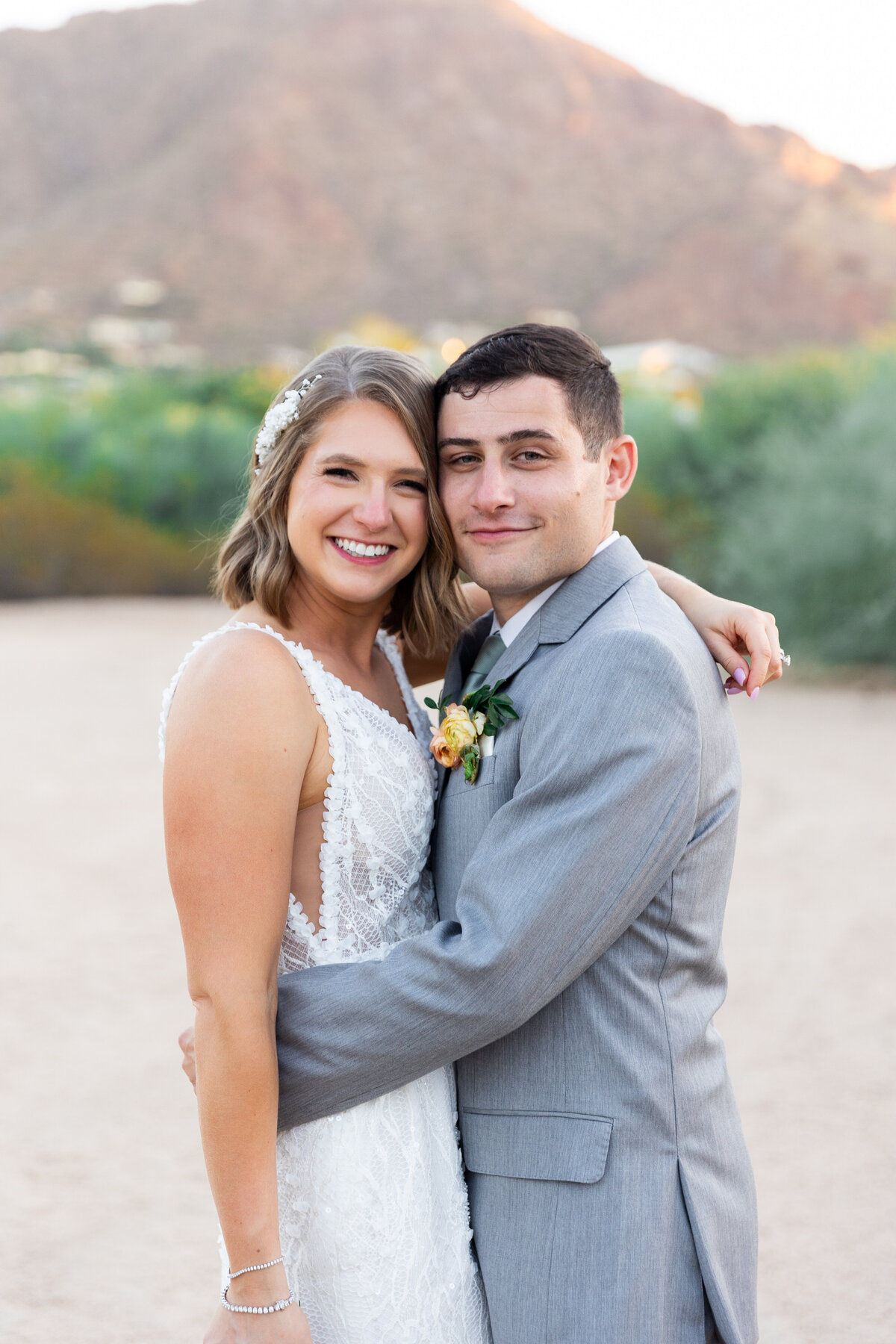 Karlie Colleen Photography - Emily & Mike - Wedding Sneak Peek - El Chorro - Arizona - Revel Wedding Co-331
