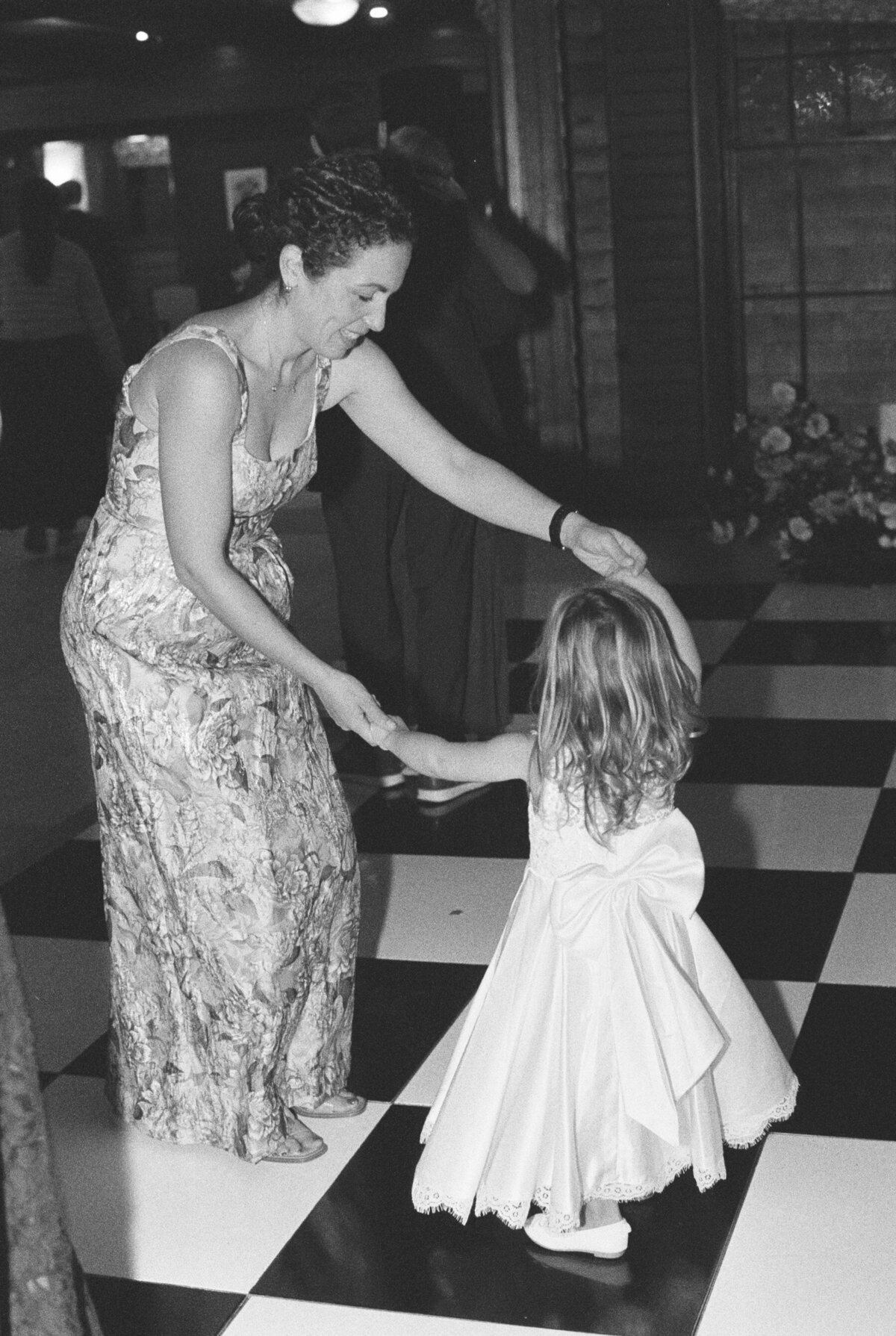 Emily March Photography Wilmington, North Carolina and Destination Wedding Engagement Photographer Heirloom Photography for Memorable Gatherings Light Airy Sentimental Imagery Images Weddings_Castle Hill Inn Wedding - 090