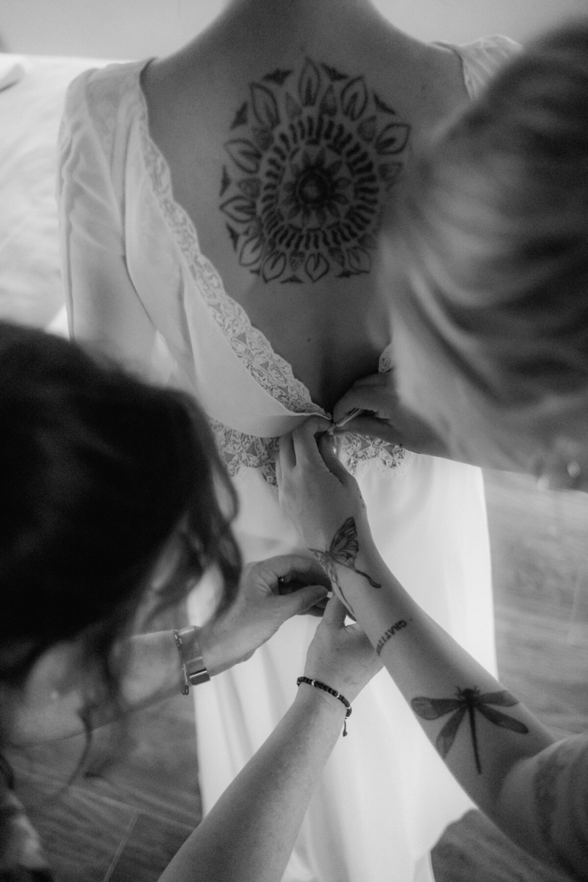 Detailshot during getting ready of the bride.