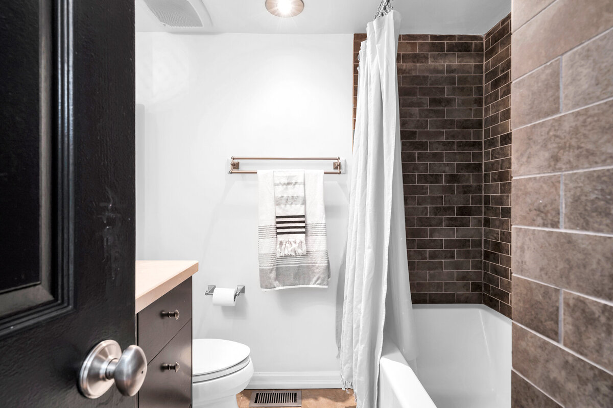 079_Bathroom