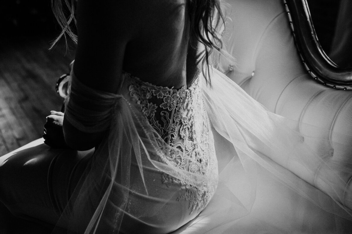 Barnes-place-des-monines-iowa-rustic-wedding-photo-ideasPhoto-30