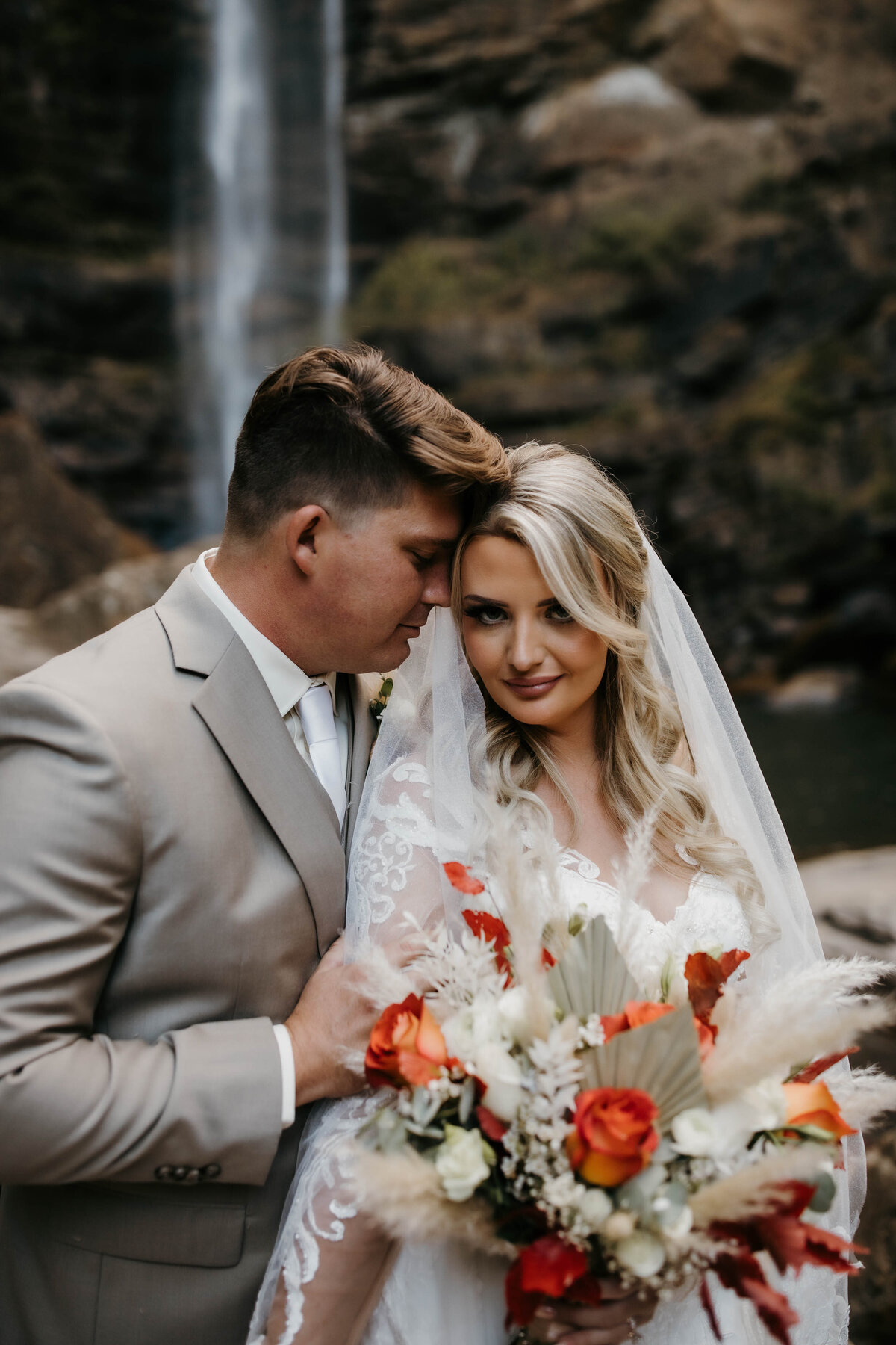 bride-and-groom-at-toccoa-falls