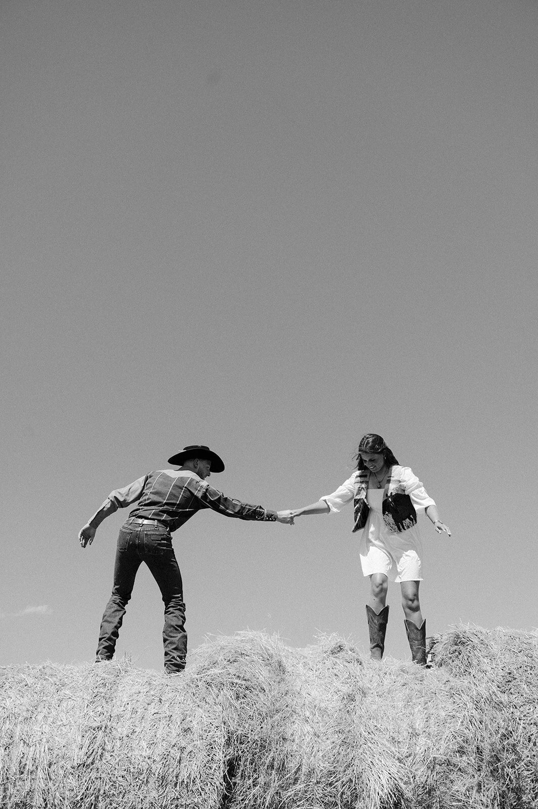presley-gray-photo-haybale-forest-montana-elopement-7453-2