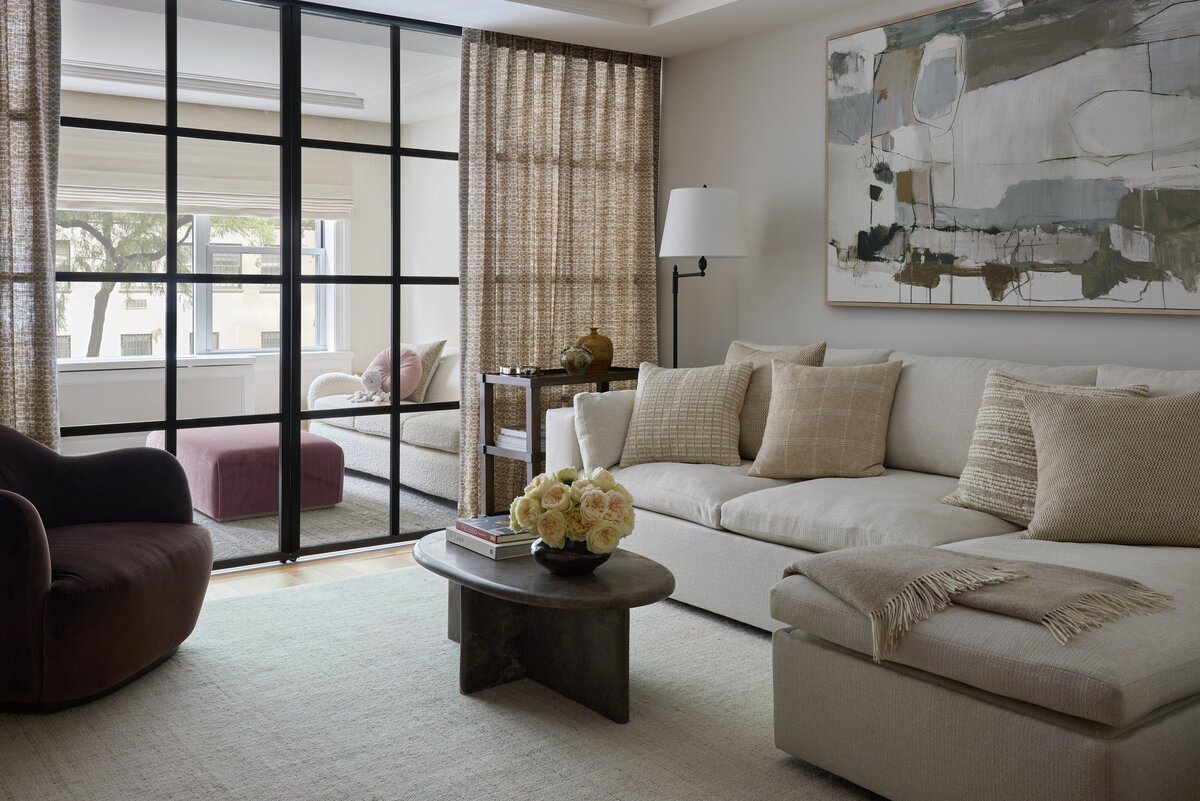 004_Den into Playroom (Doors Closed)