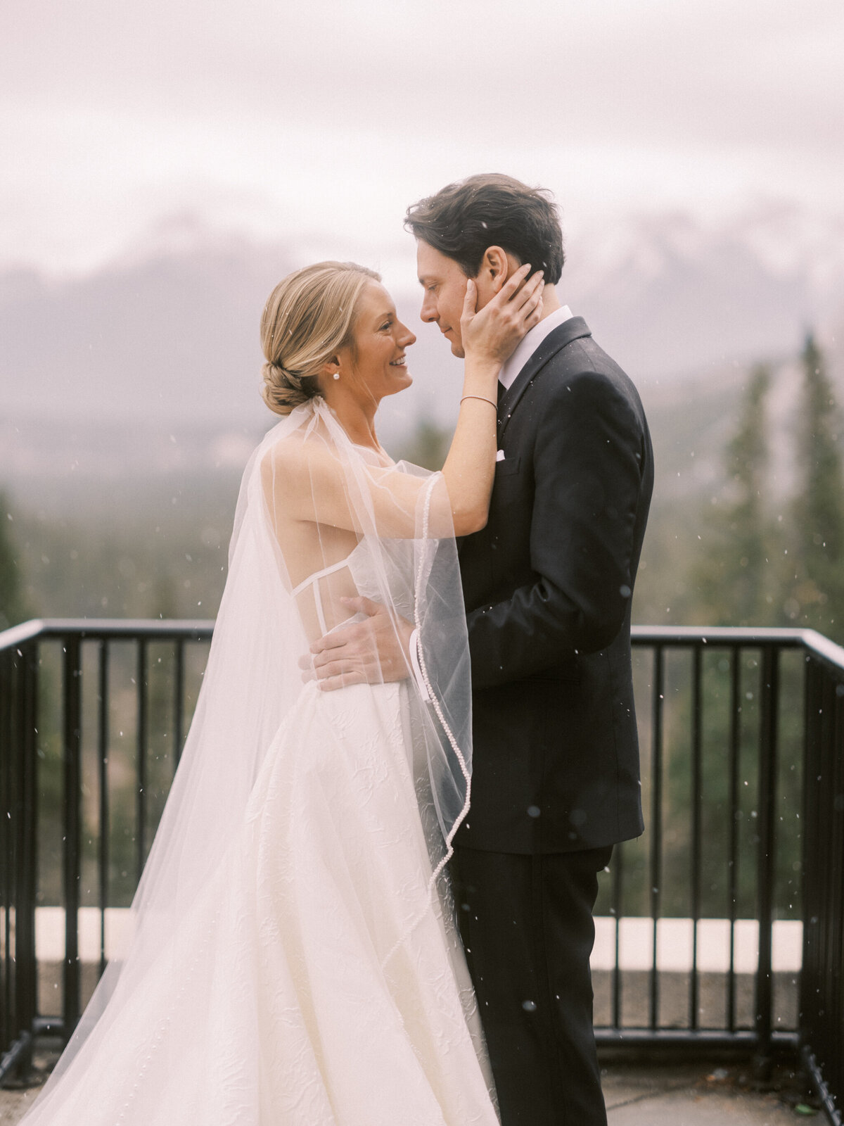 calgary_wedding_photographers_fairmont_banff_springs_destination_wedding_nicole_sarah-50