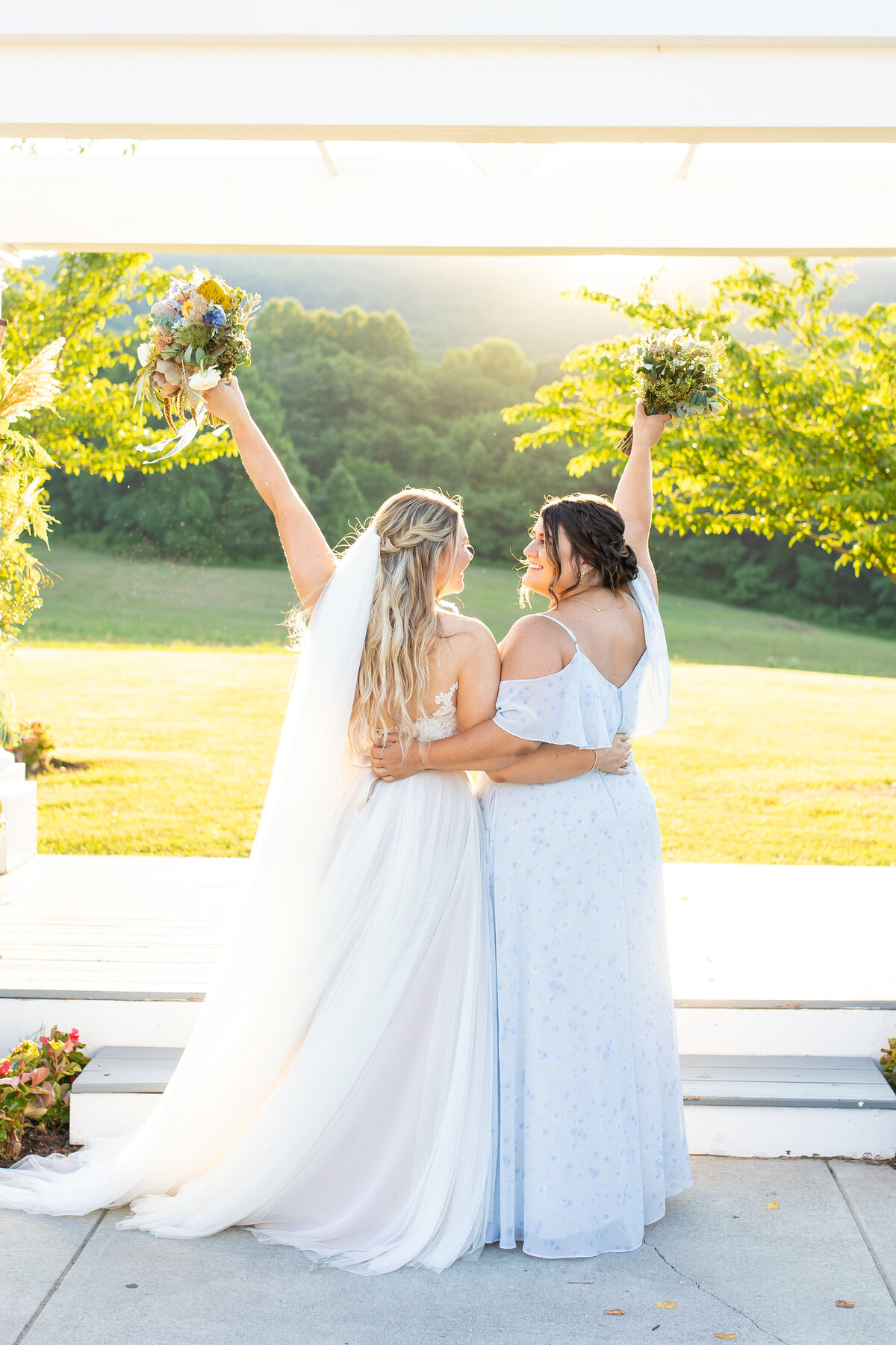 Taylor Main Photography is a wedding photographer based in Raleigh North Carolina serving North Carolina, Virginia and Beyond Brides and Grooms