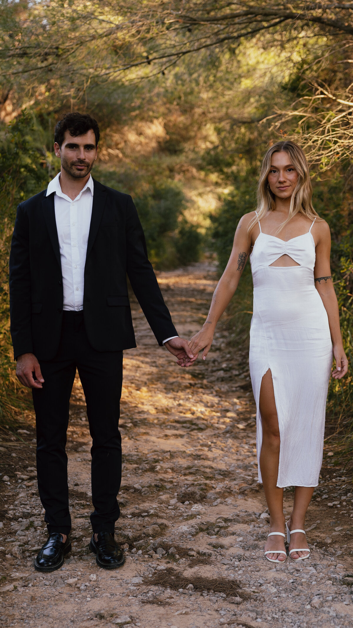 Malloraca Couple GARDEN WALK POST-5