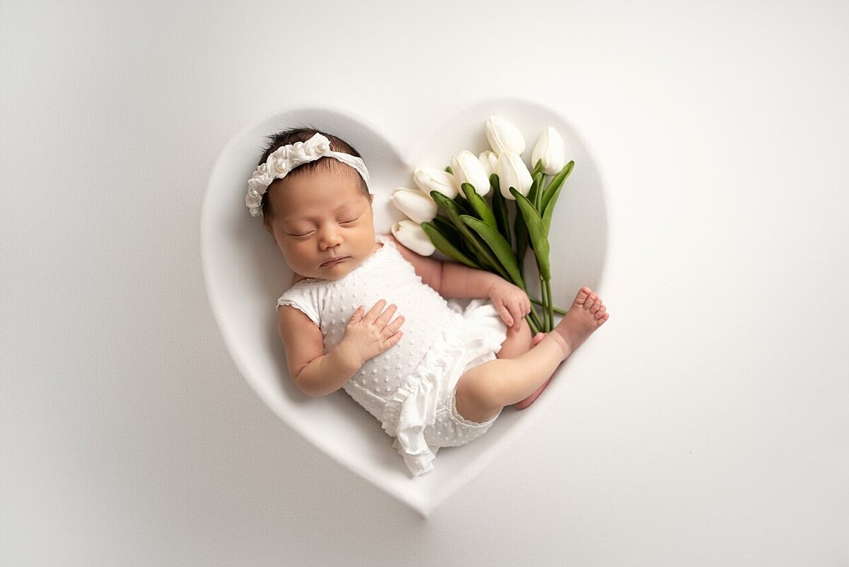 Cleveland's Best Newborn Photographer_07
