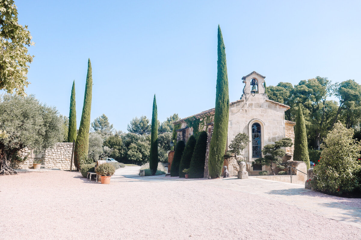 getting married at chateau estoublon south of france provence wedding planner (23)