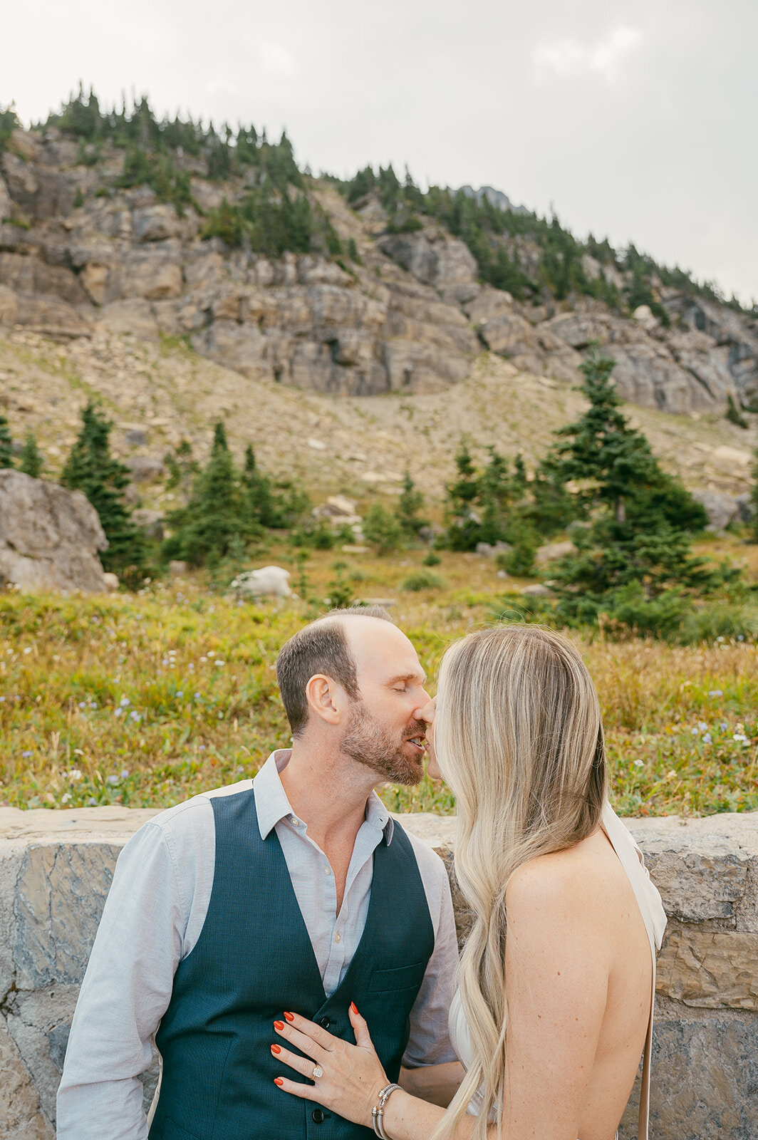vintage-hollywood-glacier-national-park-elopement-presley-gray-photo1167