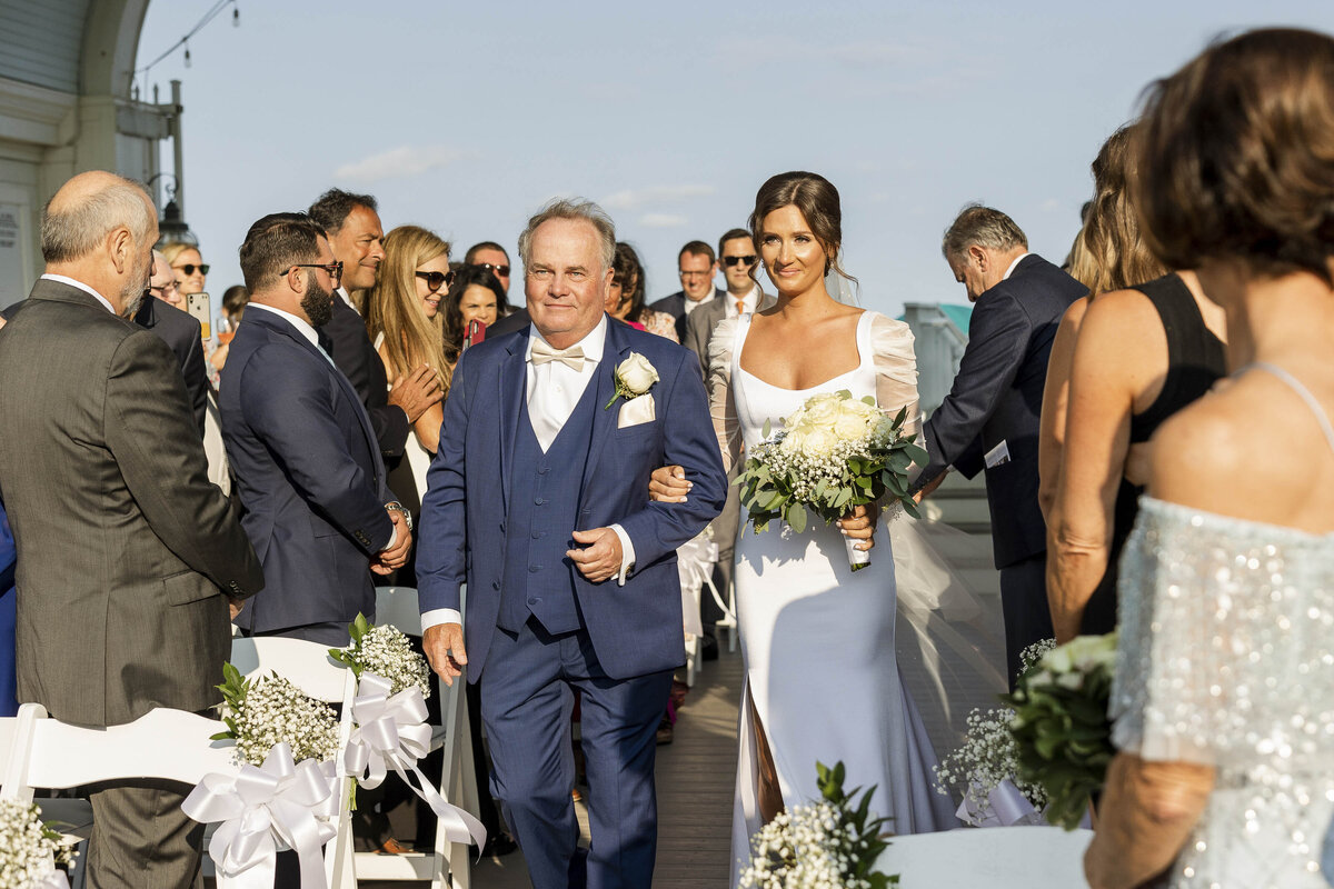 Beach Club Modern Chic Wedding with Touches of Pearl and Gold - Top East Coast Wedding Photography - Ashley Mac Photographs - New Jersey - New York - Connecticut - Rhode Island -47