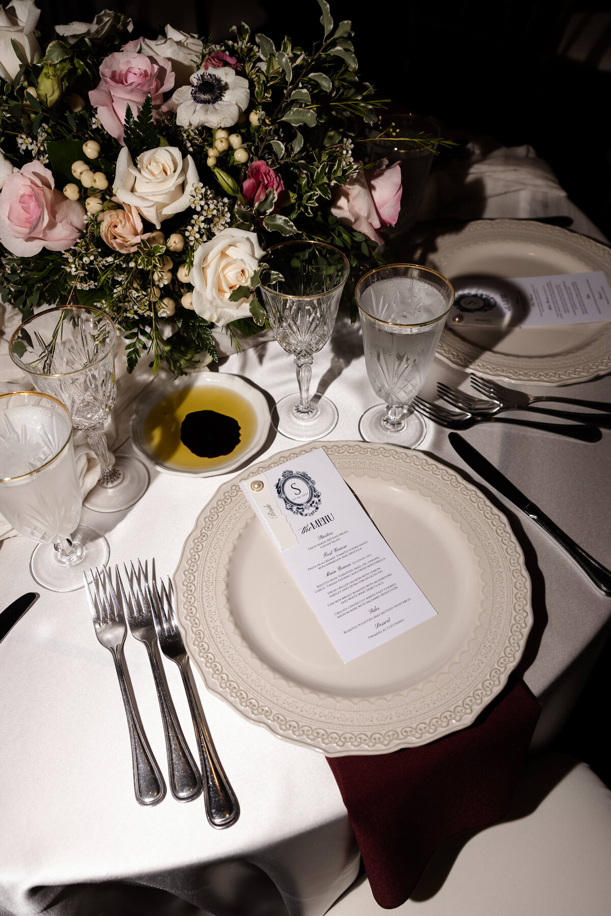 87_riskyexposure_maddie-noah_las-vegas-elopement-photography
