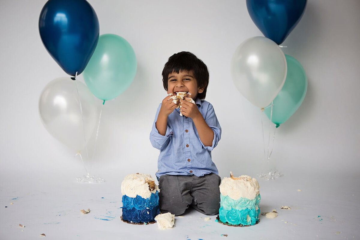 First Birthday Babys First Year Cake Smash Photgorapher