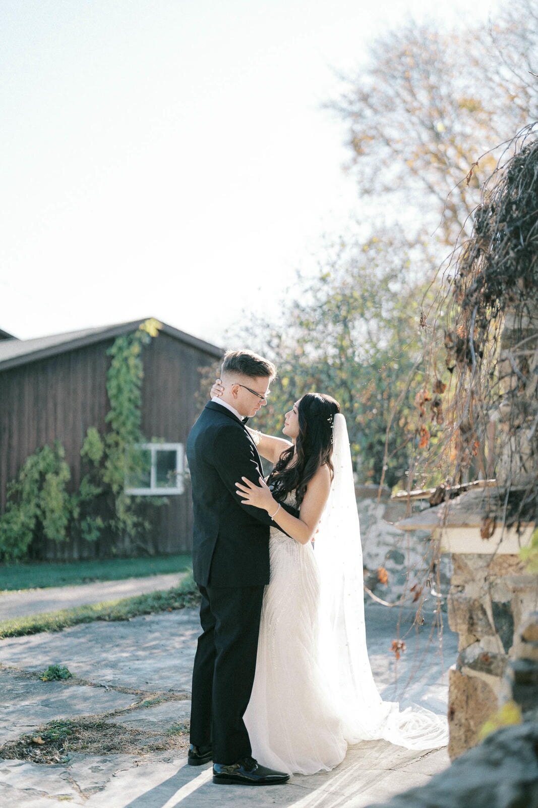 W11-Wedding-Photos-Caledon-Valley-Estate-Eleanor-and-Michael-2024-11-02-2500px-1078