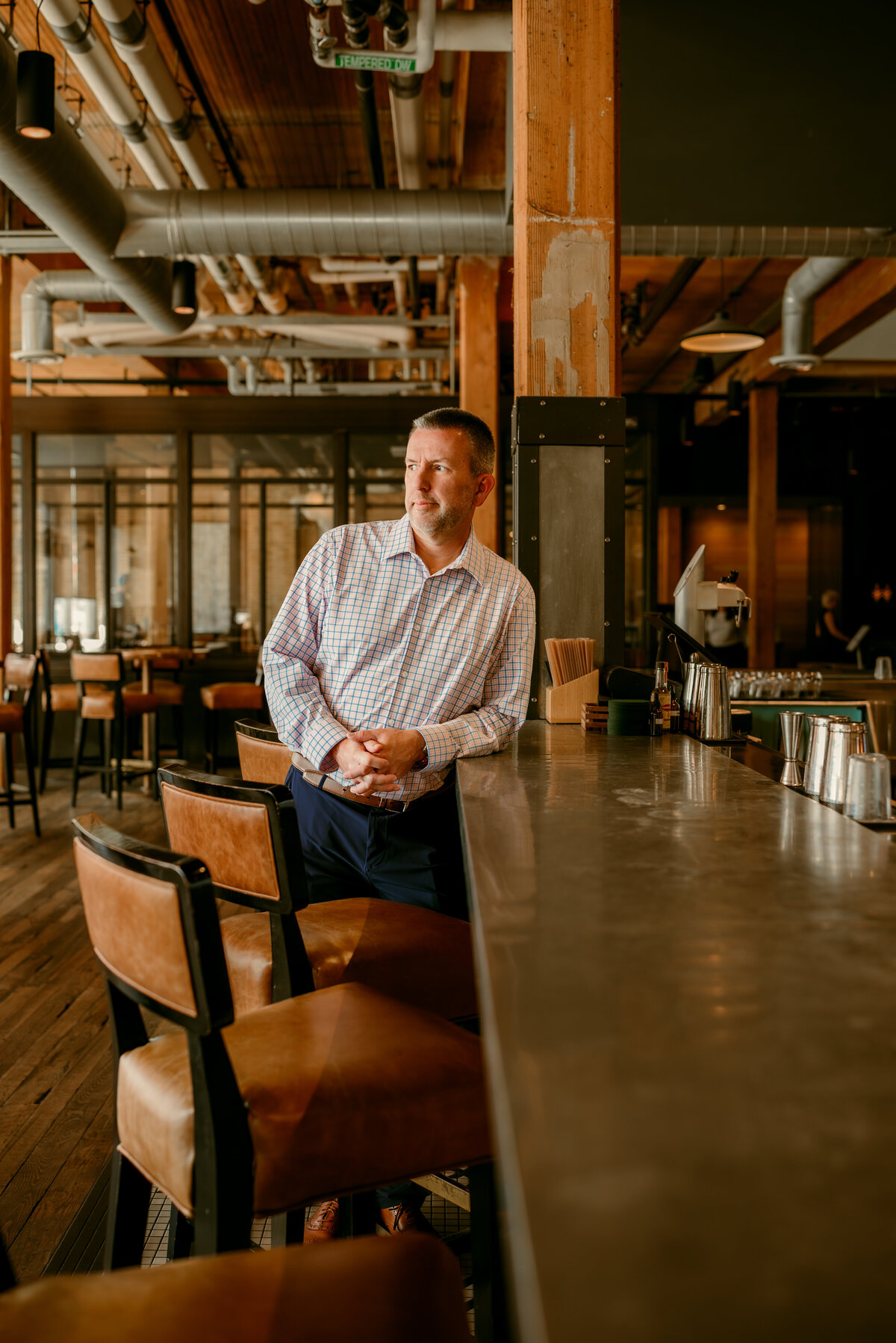 Boost your online dating profile with stunning portraits taken in the Twin Cities. Capture your authentic self in professional photos that resonate with your lifestyle.