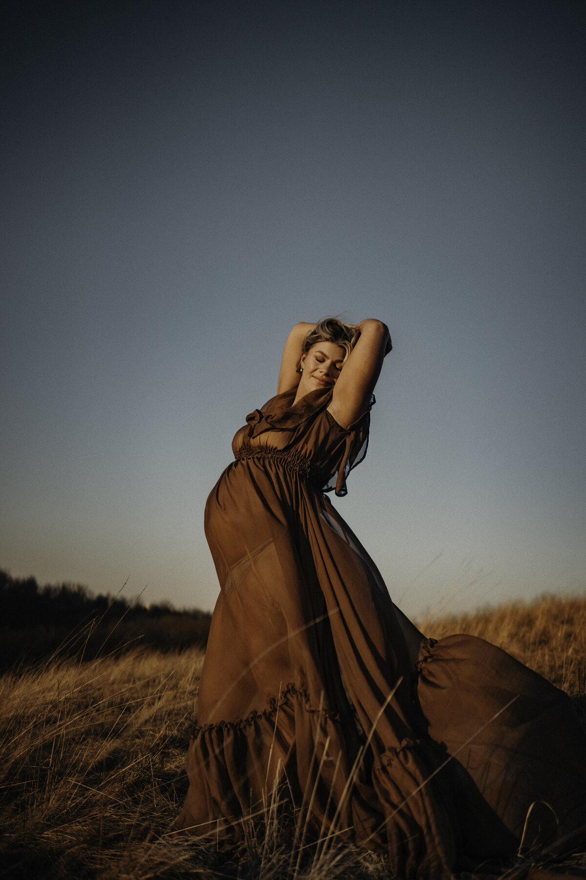 boho maternity photography in Lehigh Valley with earthy tones