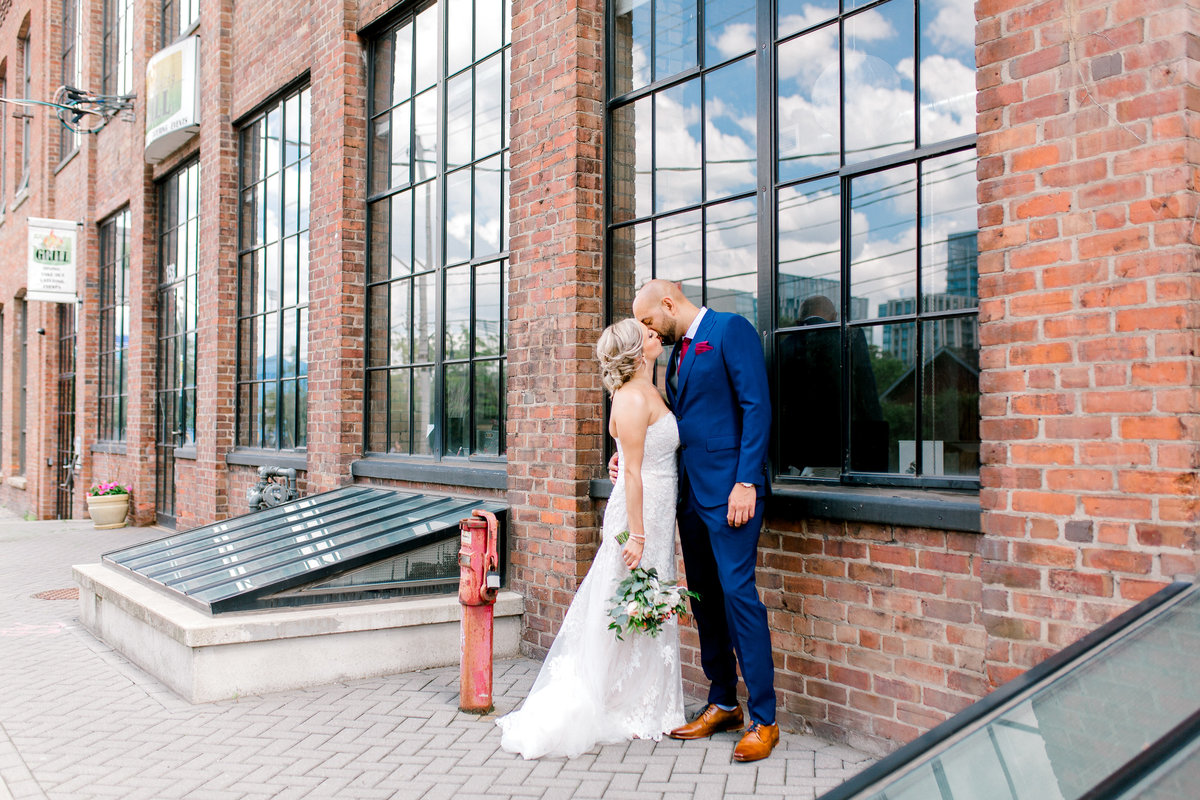Toronto Wedding Photographer Gallery 2020_WeeThreeSparrowsPhotography_454