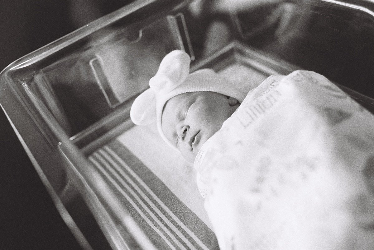 Chattanooga birth photography on black and white film by Chattanooga birth photographer Amber Watson