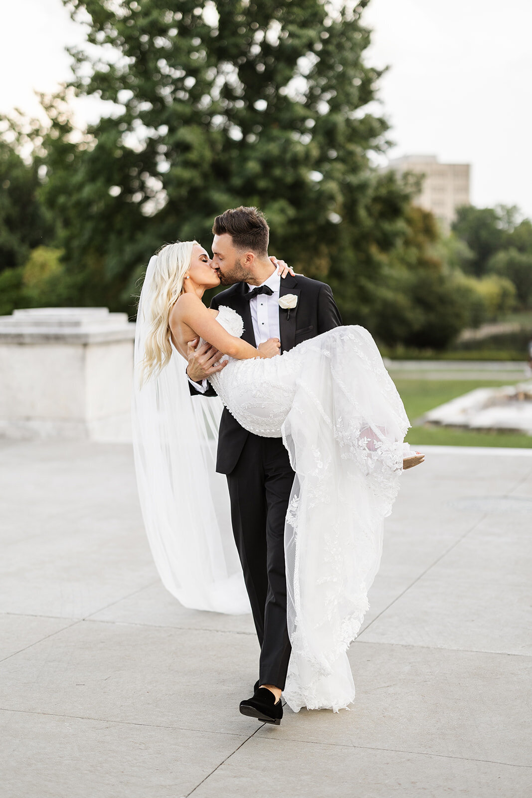 Cleveland Museum of Art Wedding Lindsey Ramdin Best Cleveland Wedding Photographer125
