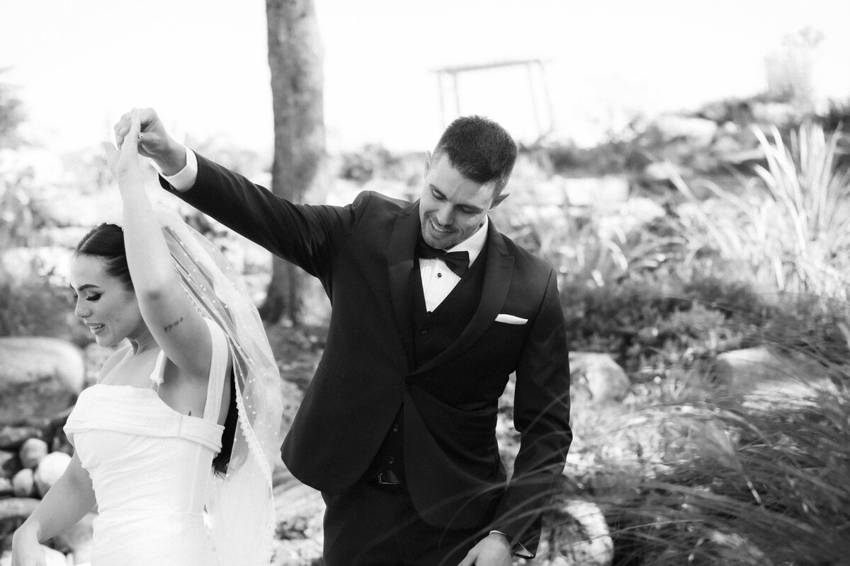 documentary-wedding-photographer-fall-wedding-at-tranquility-acres-27