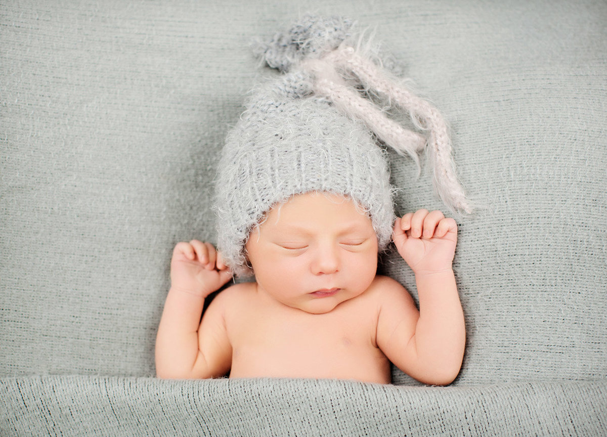 newborns in hats392