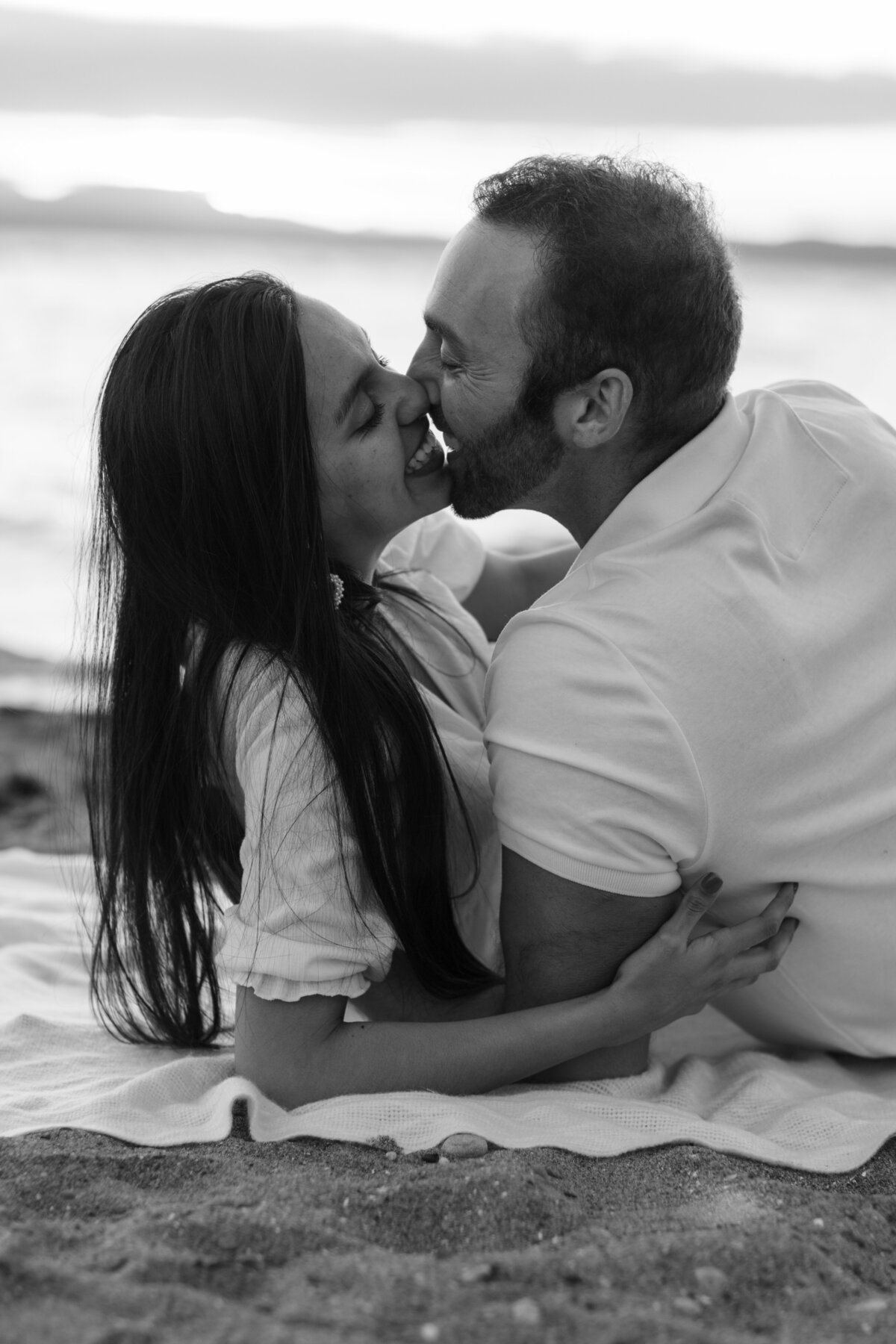 Couples-session-golden-gardens-beach-documentary-style-jennifer-moreno-photography-seattle-washington-39