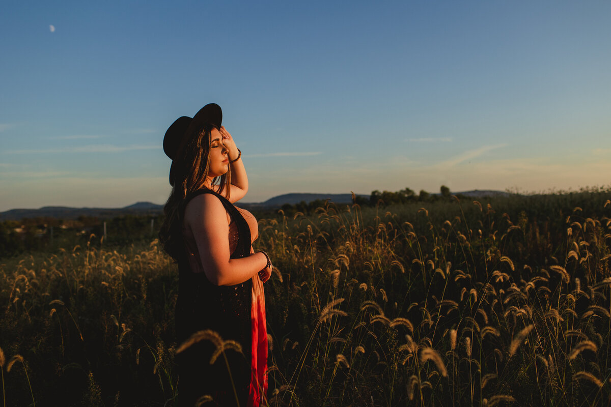 Carlislie-PA-Senior-Pictures-Slice-of-Lime-Sunset-Fields-Nature