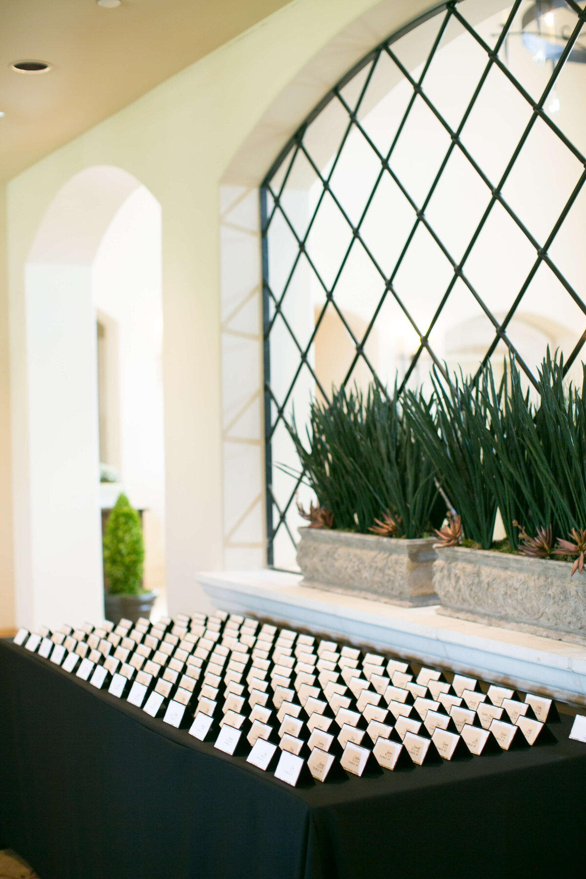 black-white-gold-palmsprings-wedding-0549