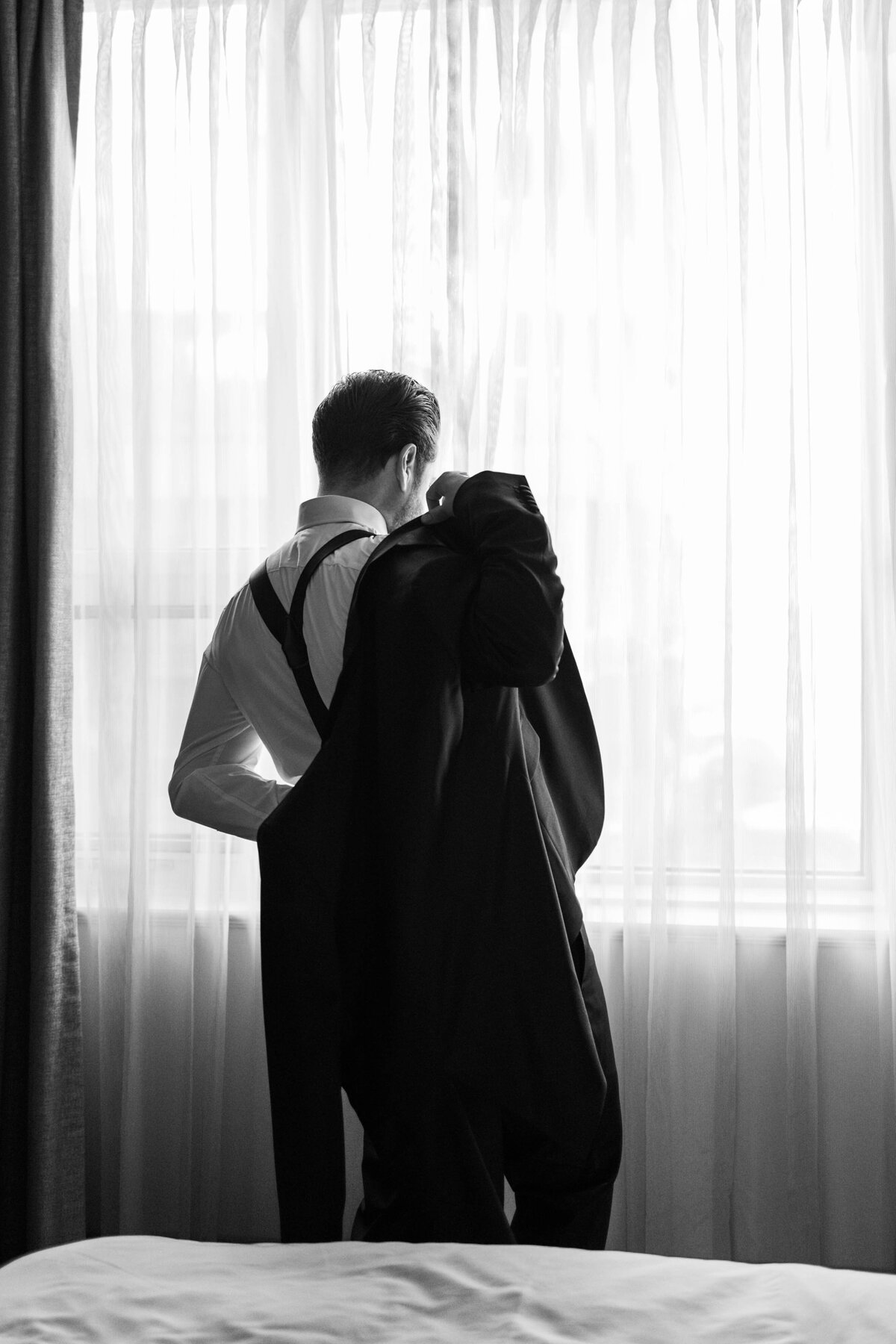 515-A-Luxurious-Red-Themed-Wedding-in-Toronto-Capturing-Timeless-Elegance-10