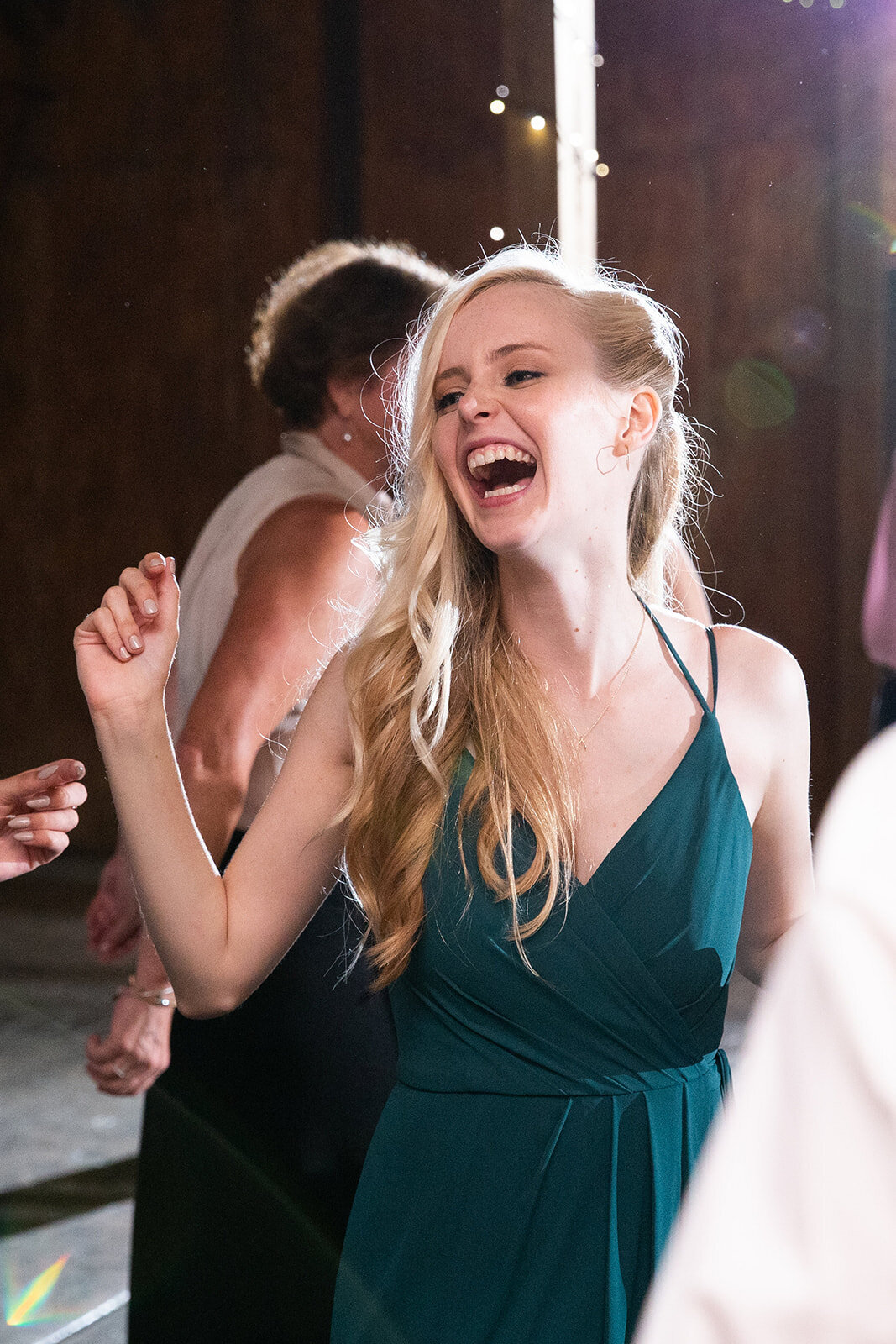 loudoun-studios-bluemont-vineyards-weddings-va00013