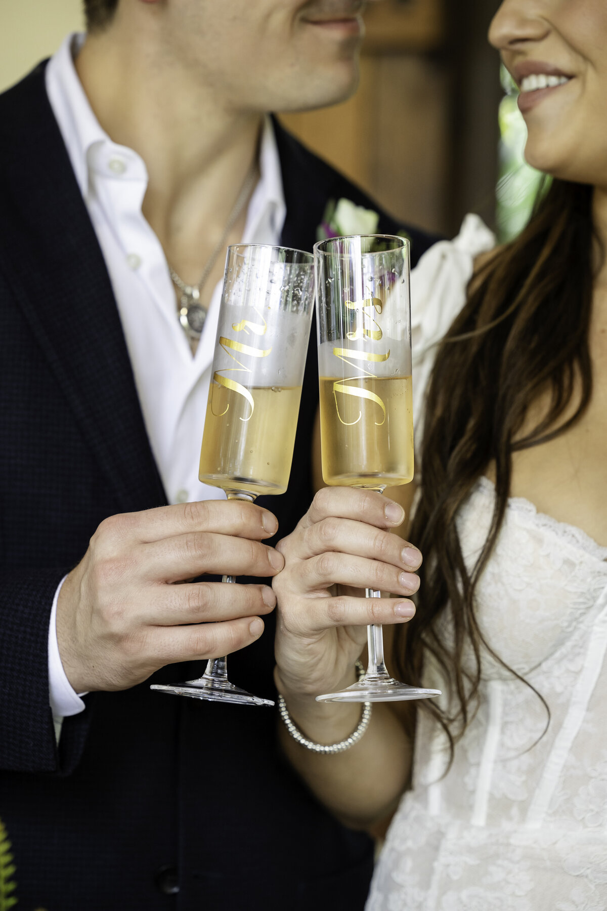 0203-cara-dehart-lewis-photography-del-favero-oasis-tampa-elopement-in-florida-chantilly-chic-celebrations