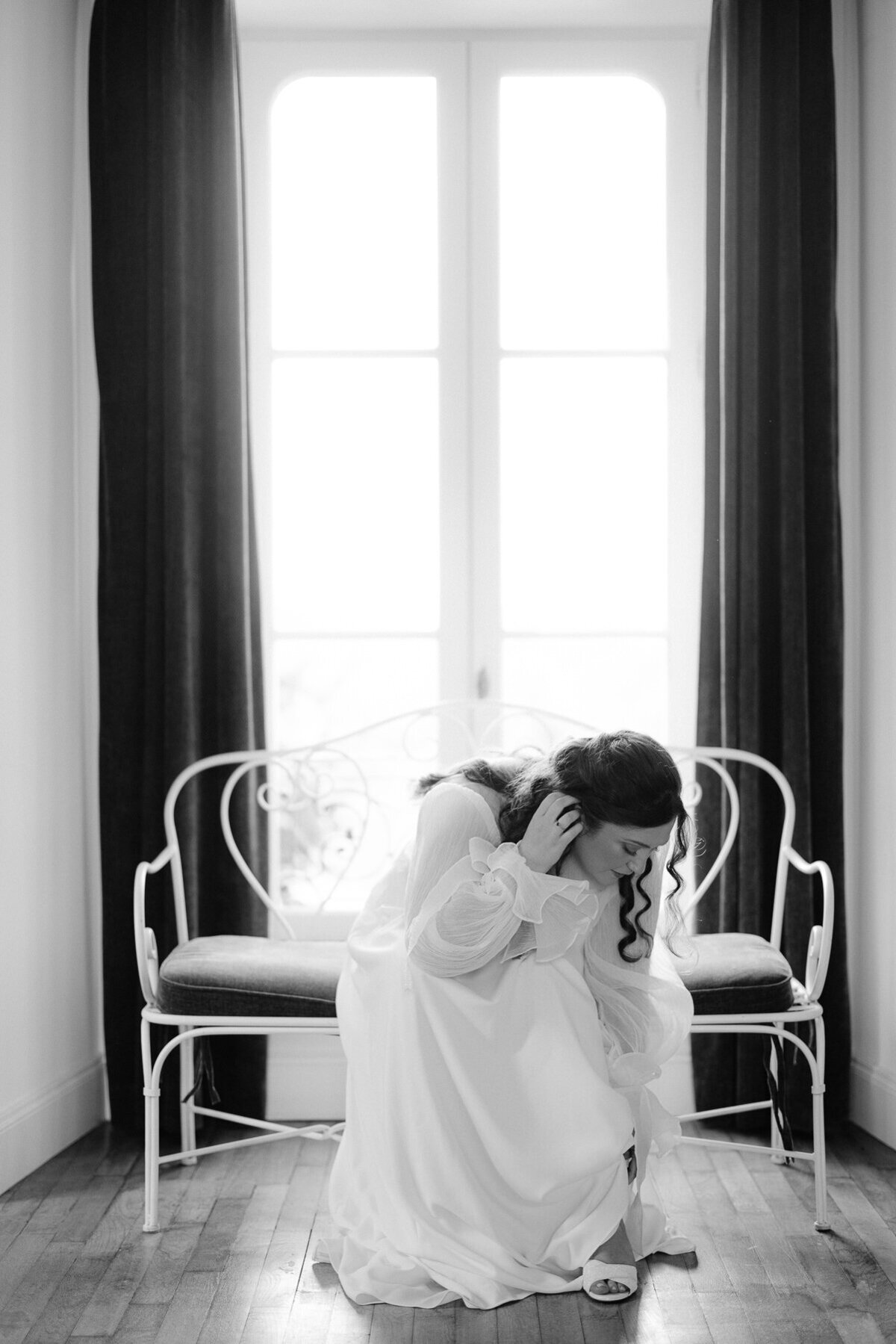 Modern_Chic_Chateau_Valouze_Destination_Wedding_Photographer-23
