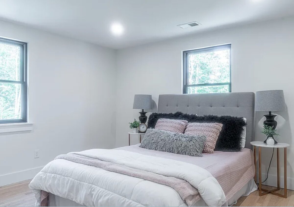 Kelly DeTommaso Elegant Transitions Occupied Home Staging Sellersville PA Primary Bedroom 2