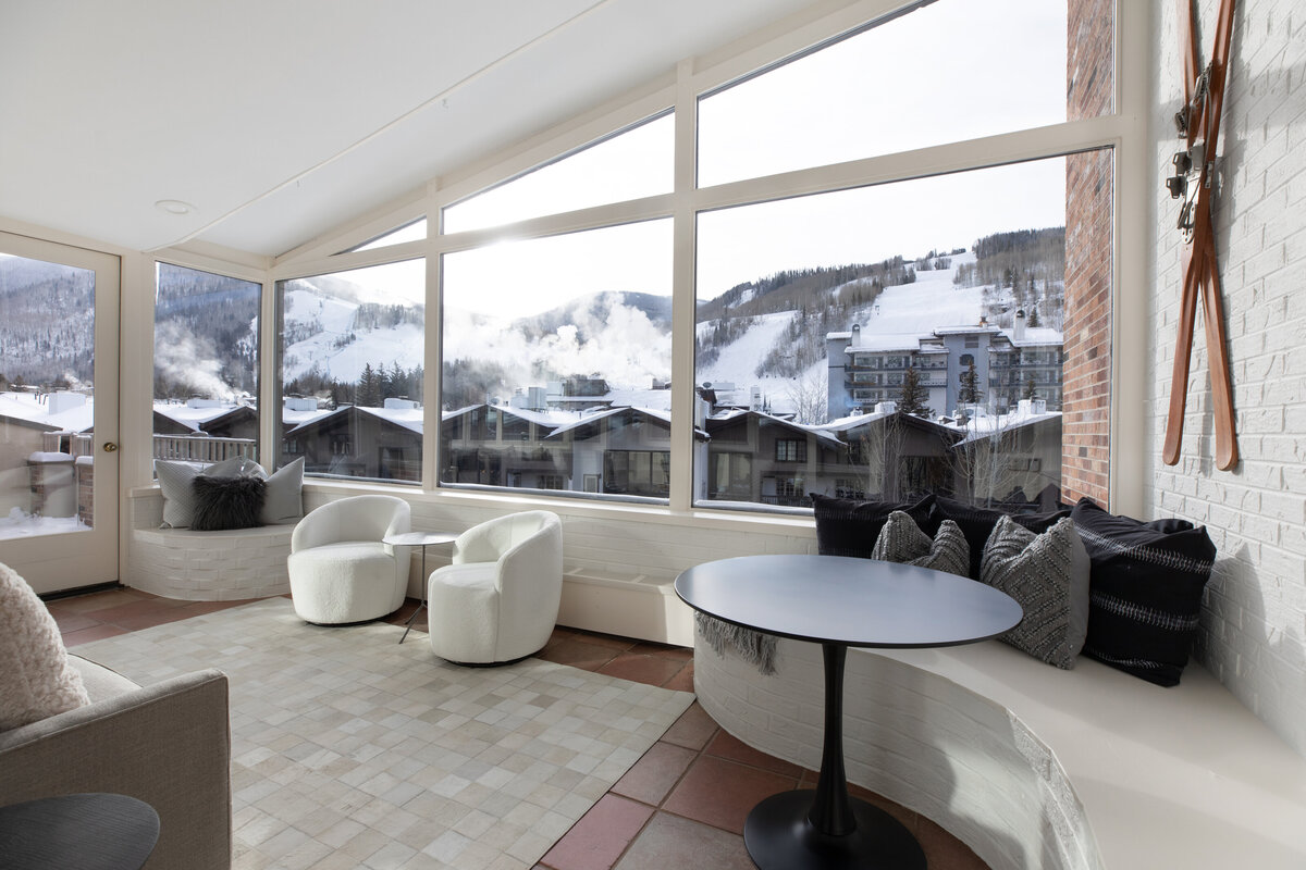 sitzmark_penthouse_winter_interior_sunroom_a