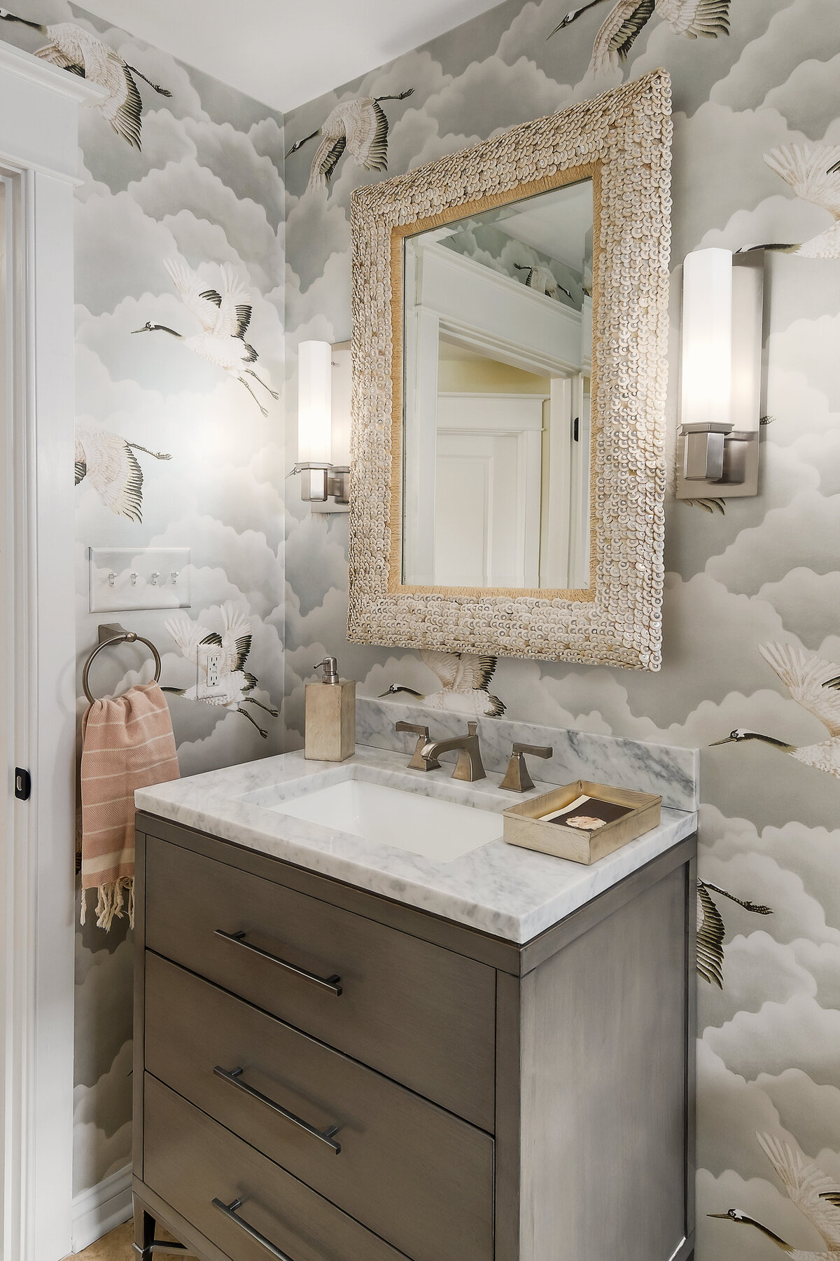 Leinberry_Hall_Bath-HI