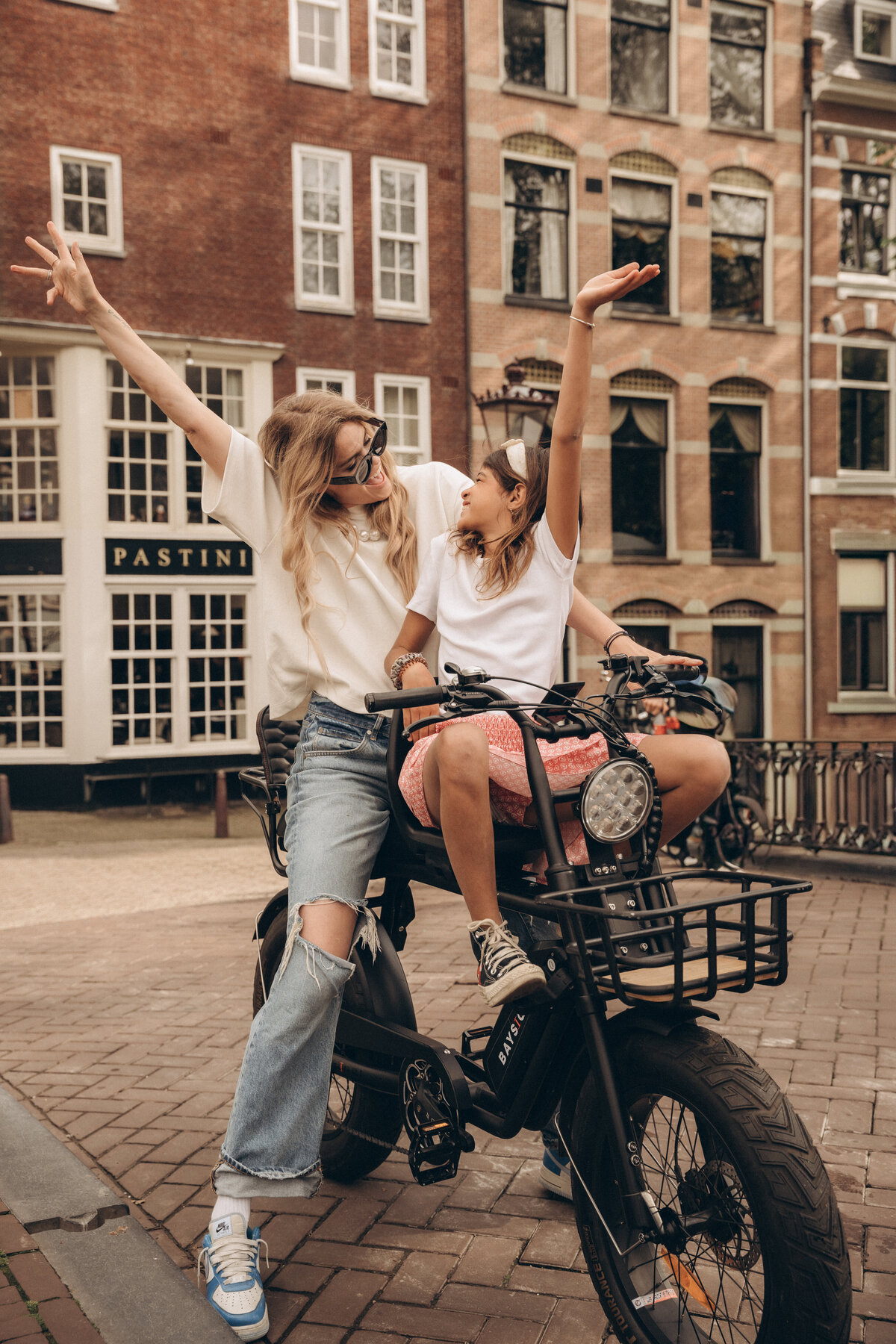 family-photoshoot-amsterdam-couple-photogrpaher-inhousecapture-1-3