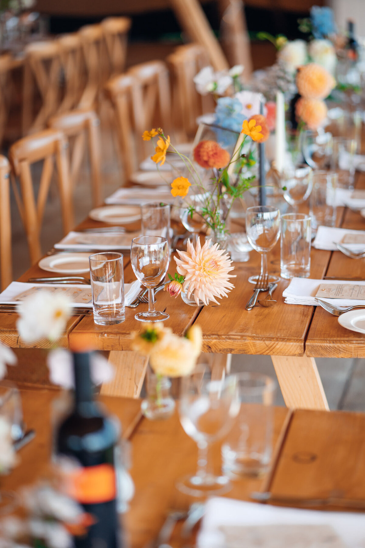cheltenham-wedding-photographer-colourful-tipi-tablescape-at-pauntley-court