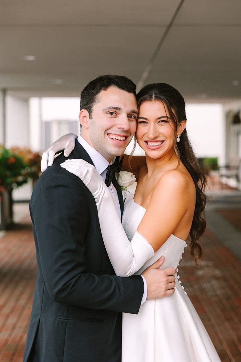 evansville-country-club-wedding-first-look-moment16