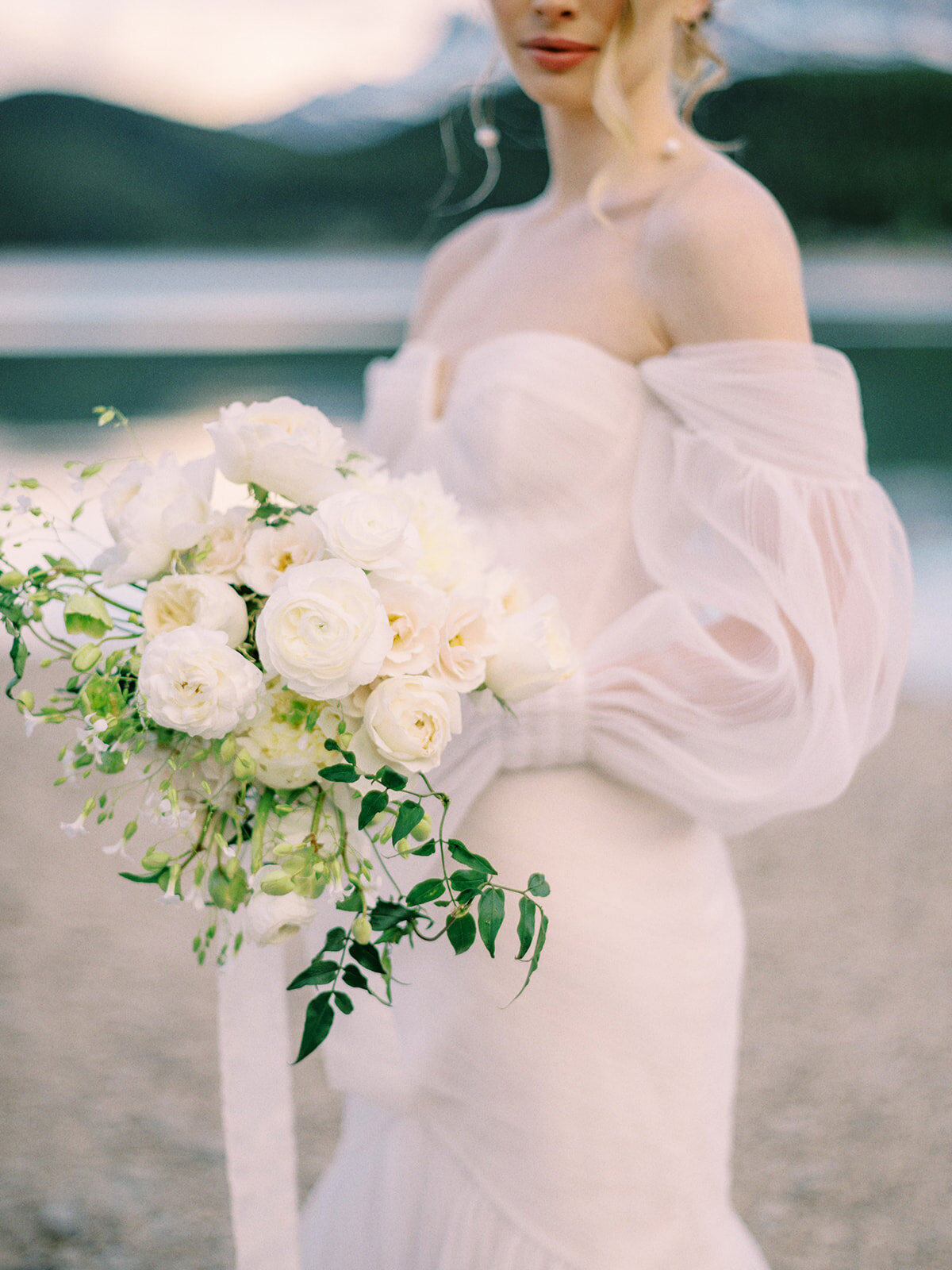 raven-alexandra-signature-weddings-calgary-banff-jasper-alberta-saskatoon-saskatchewan-luxury-wedding-planner-homepage-slideshow-4