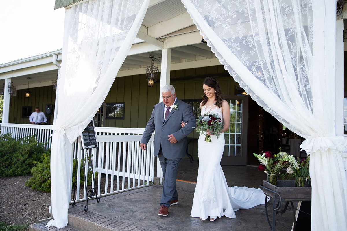 loudoun-studios-bluemont-vineyards-weddings-va00050