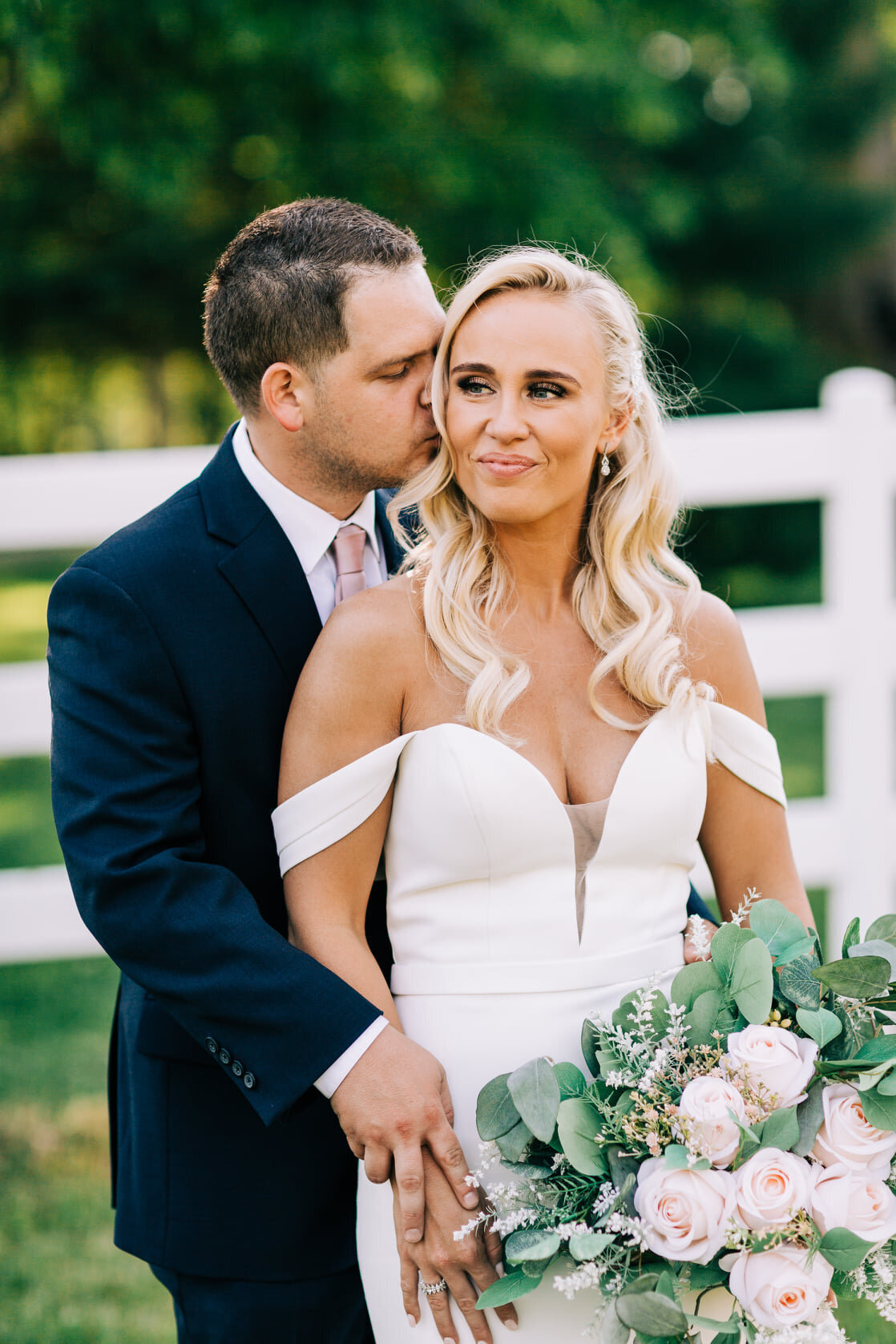 bestwebsitephotowithbouquetdempseandmike