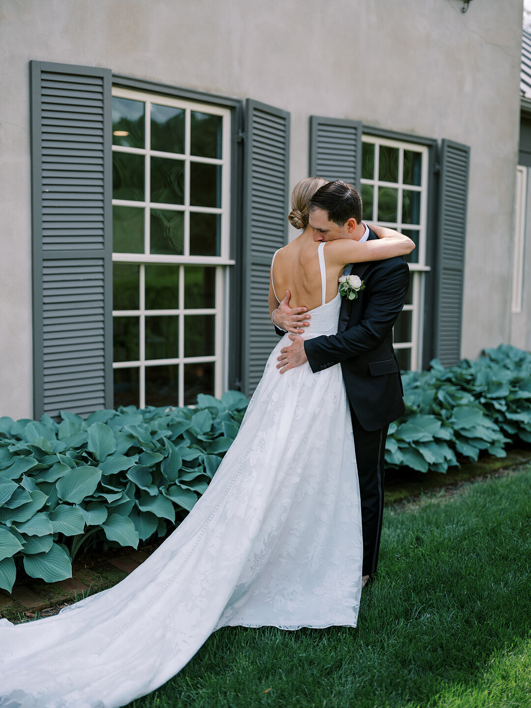 KathleenRob5-3-25GlenstoneGardenVA-VickiGraftonPhotography-214