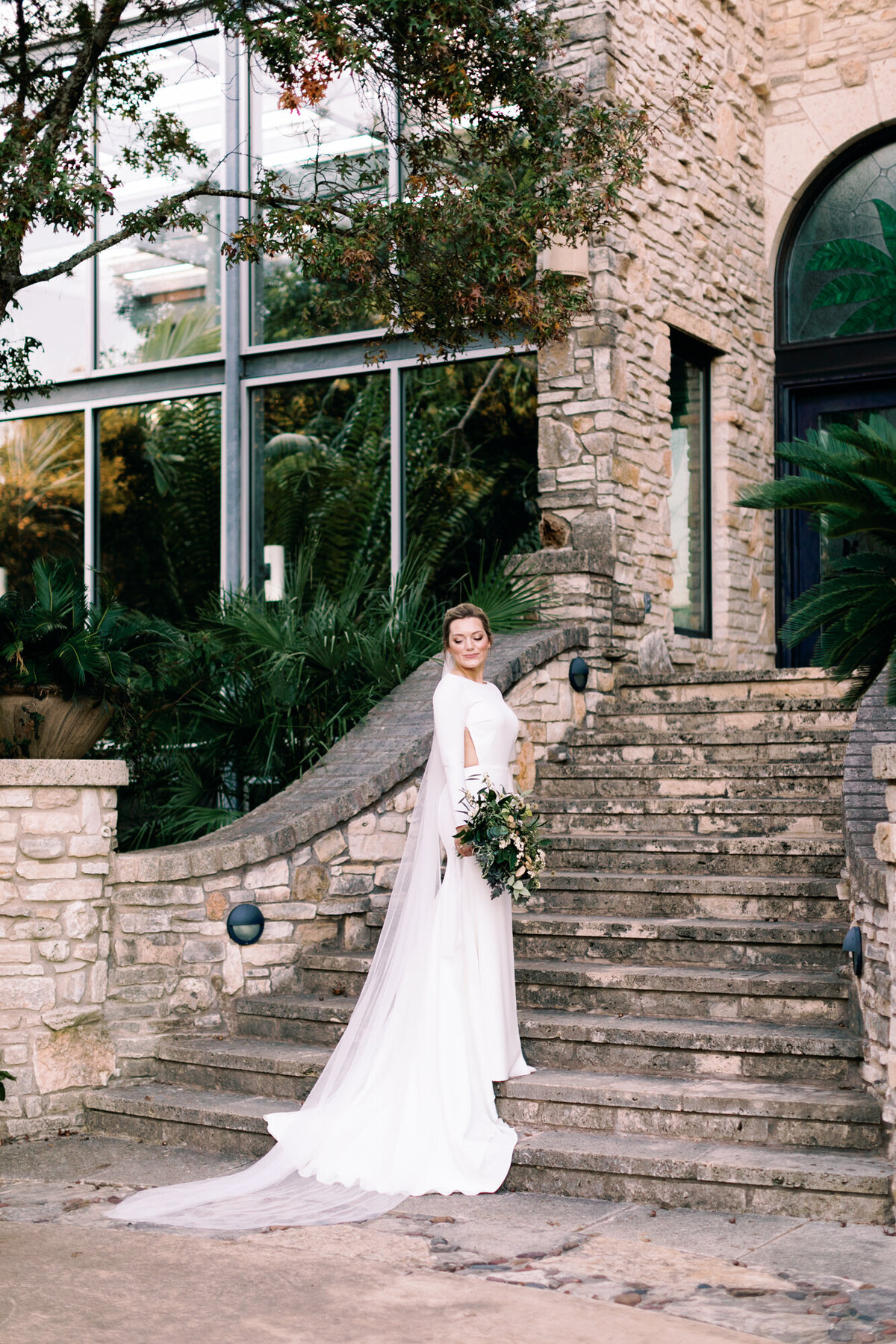 the-greenhouse-at-driftwood-bridal-session-19