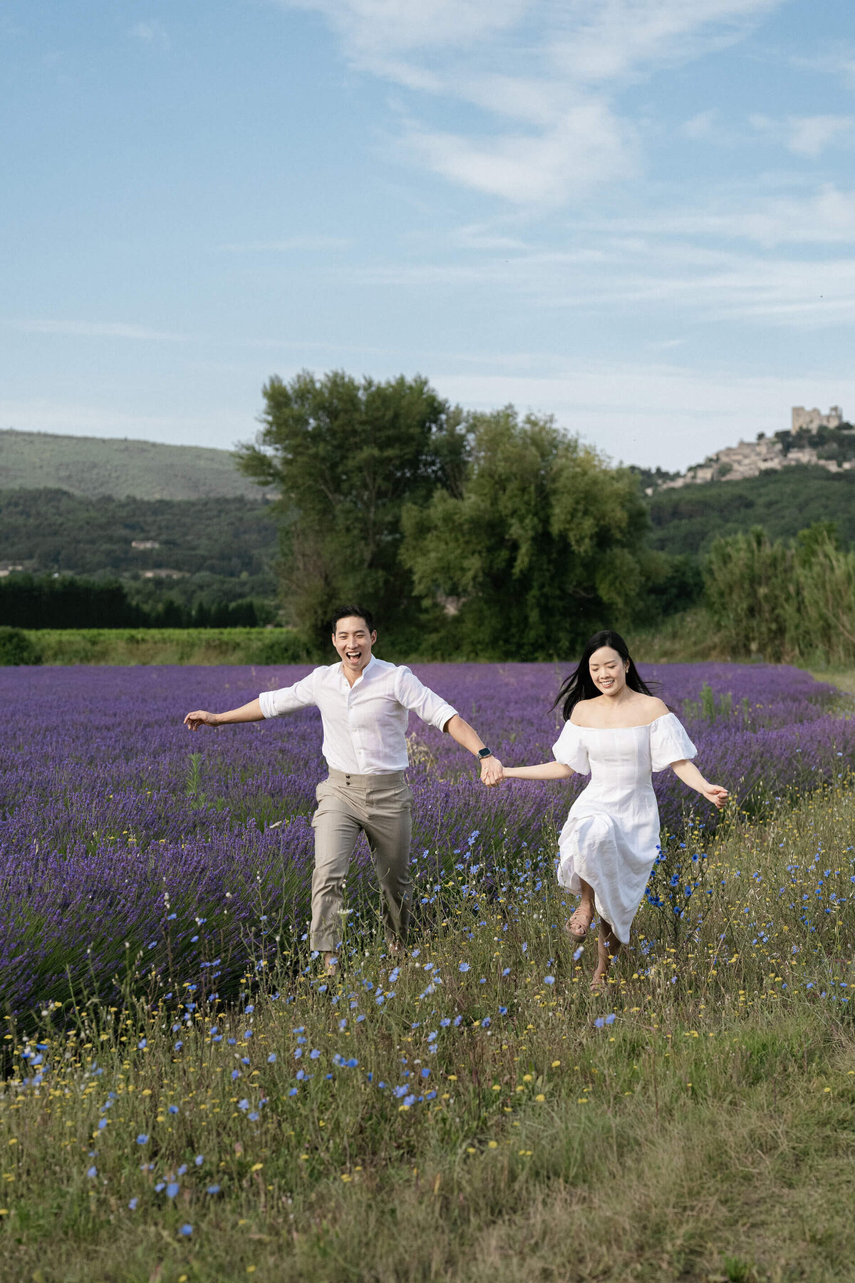 Lavender field engagement photo shoot in the Provence France