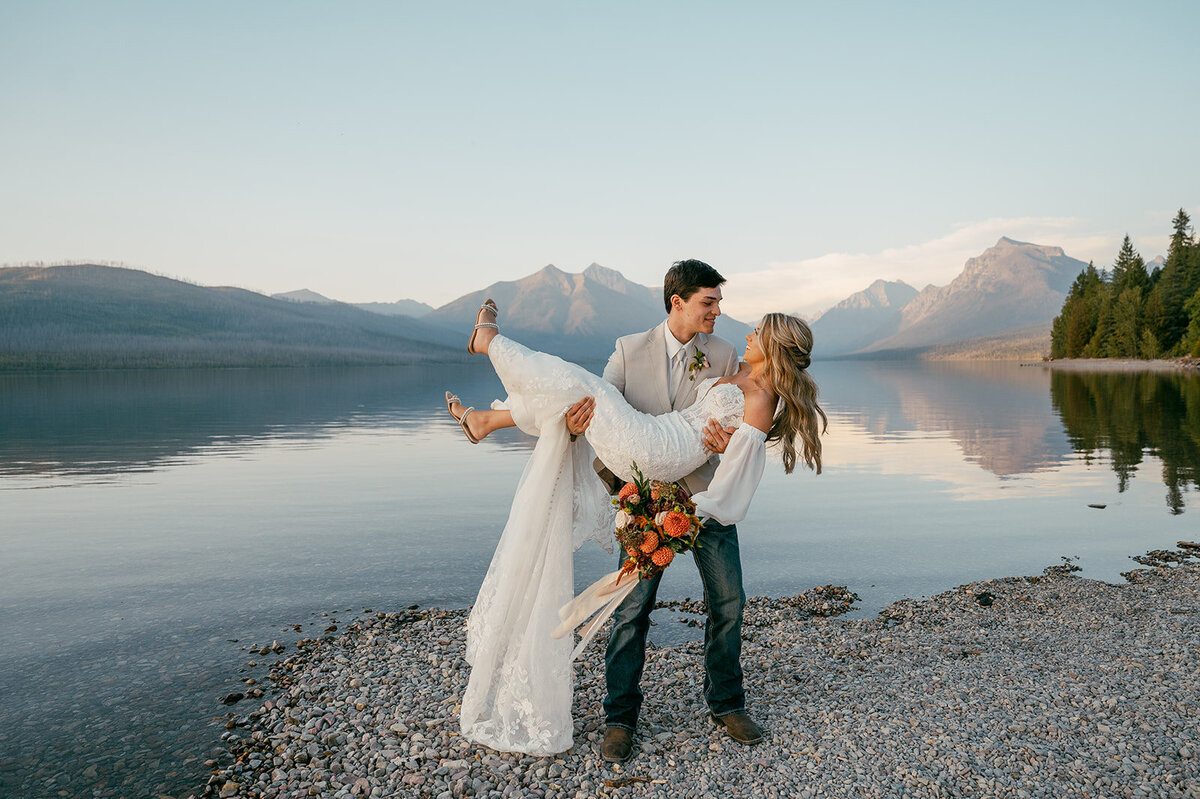 presley-gray-photo-glacier-national-park-elopement-7533