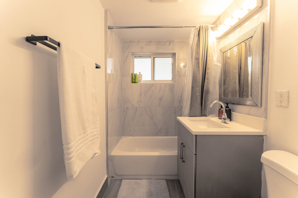 Bathroom 2 (1)